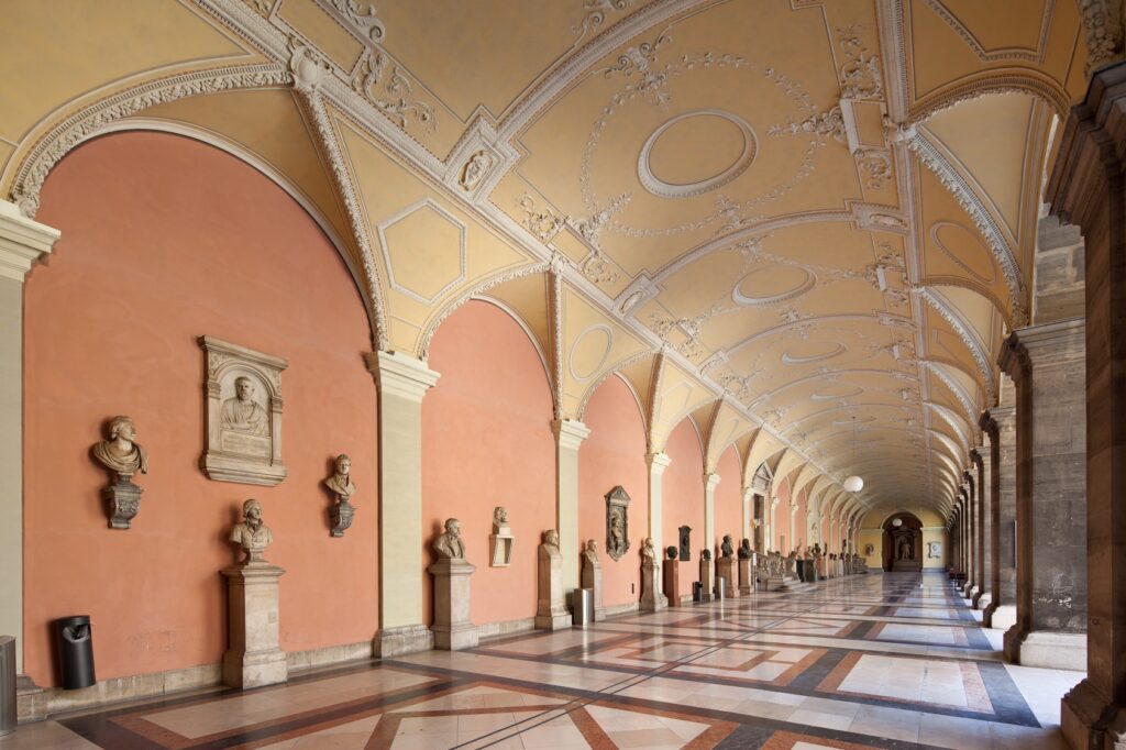 Central court yard of the main building of the University of Vienna © University of Vienna